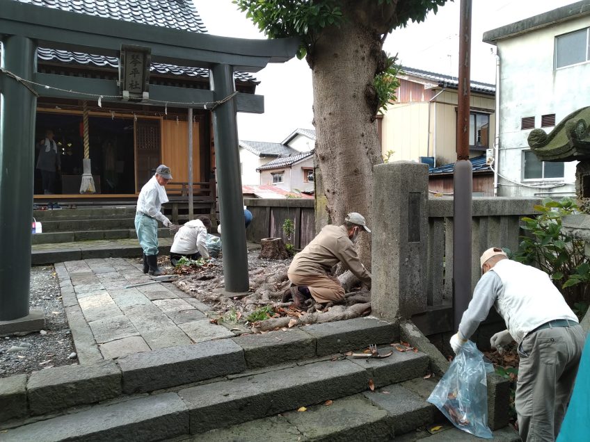 朝日会で、琴平神社清掃しました